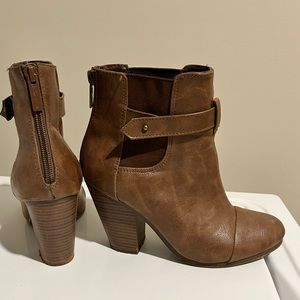 Faux leather Booties